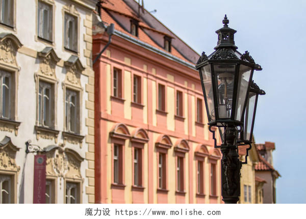 捷克共和国老式灯笼在布拉格的街道